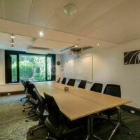 Salle de réunion ( 10 Pers) " BOND " au 92 Avenue Charles De Gaulle Neuilly sur Seine