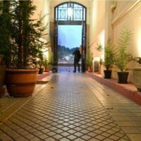 Le porche d'entrée