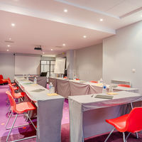 SALLE HERMES EN U