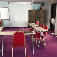 SALLE HERMES EN U