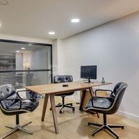 Petite salle de réunion inclus dans le grand espace événementiel