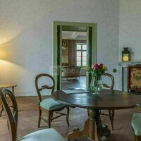 Petit Salon