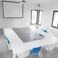 Salle de réunion en U