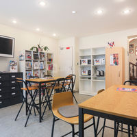 Espace Tuilerie (accès WC + distributeurs)