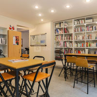 Espace Tuilerie (accès WC + distributeurs)