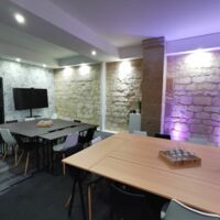Meeting Room - 2 ilots de tables