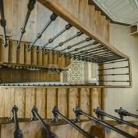 Escalier menant au chambres
