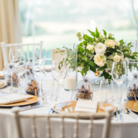 Décoration d'une table de cérémonie