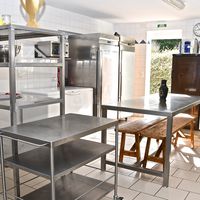 Étagères et desserte