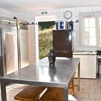 Cave à vin 60 bouteilles,congélateur,cafetière double et chauffe assiettes