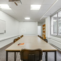 Salle de réunion en format réunion