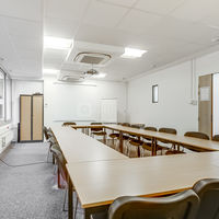 Salle de réunion en format U