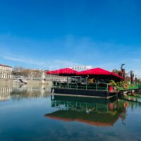 La Péniche Modulo depuis les quais du Rhône