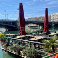 Vue sur la terrasse du Modulo