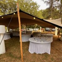 Tente nomade pour reunion de travaildans un cadre idyllique