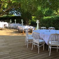 Terrasse arborée pour aperitif et repas organisation privé ou professionnelle au domaine de la tuiliere