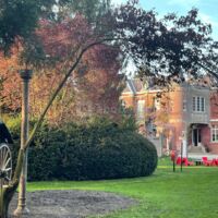 Espace cérémonie ou cocktail avec vue sur le Manoir