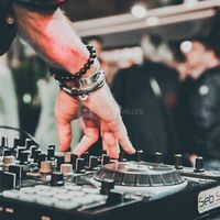 DJ