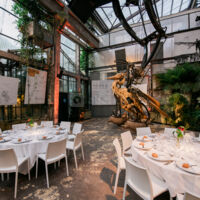Dîner dans la Galerie des Machines