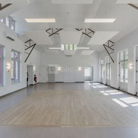 Une salle de 96 m2