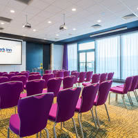 Salle de réunion en format théâtre