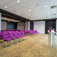 Salle de réunion en format théâtre