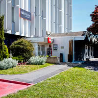 Façade de l'Ibis Lyon Est Bron