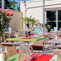 Terrasse du restaurant Ibis Kitchen Lyon Est Bron