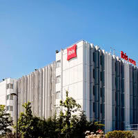 Façade de l'Ibis Lyon Est Bron