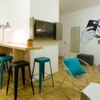Lodge In Paris