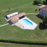 Piscine extérieure - aire camping car