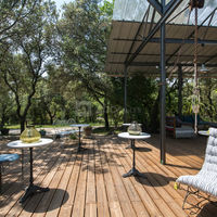 Terrasse attenante à la salle