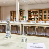 Salle de réunion en U