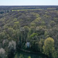 AU COEUR DE LA FORET DE ROSNY