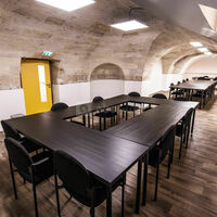 Salle 65m² vide