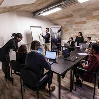 Salle 30m² remplie