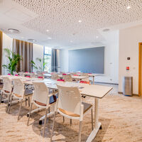 Salle de réunion : disposition en école