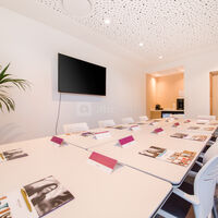 Salle de réunion : disposition en pavé