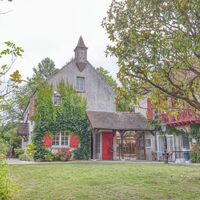 Vu sur le parking à l'avant de la maison