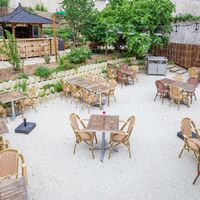 Jardin d'été avec sa terrasse