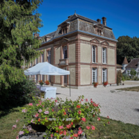 Facade est