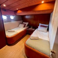 Yacht Cyos