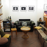 Espace salon pour un repas gastronomique dans la galerie
