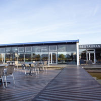 Terrasse sur le lac