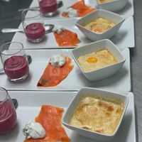 Trio gourmand Oeuf cocotte au foie gras ,Truite tzatziki ,mousseline de betterave