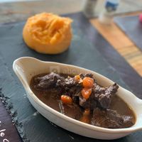 Sauté de chevreuil sauce grand veneur