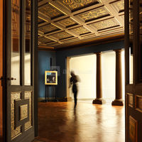 Vue du salon aux colonnes