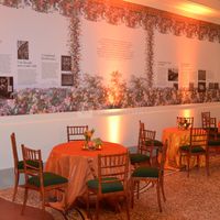 Dîner dans le jardin d'hiver