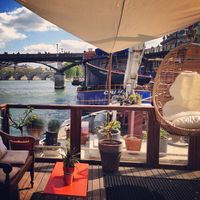 Une Péniche à Paris