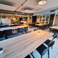 Cafeteria de 80 personnes